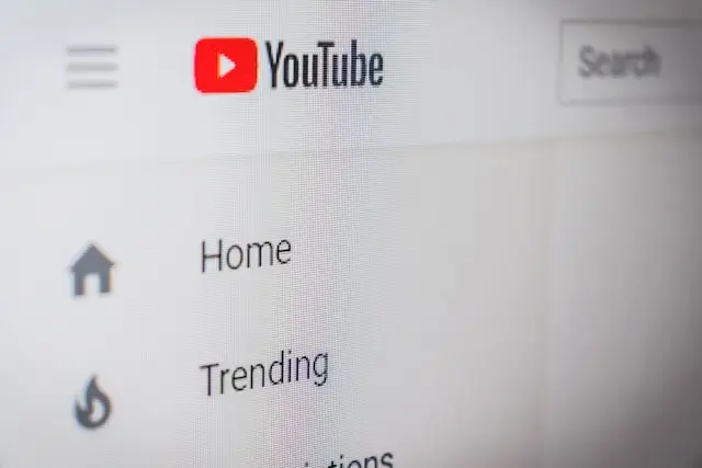 YouTube new video page design test for Premium users.